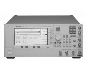 E8247C-520 - Keysight / Agilent / HP Signal Generators